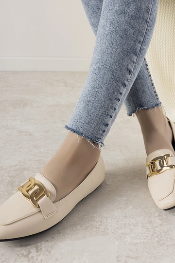 Mocassim bege com decoração dourada Hashtag