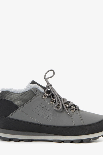 Calçado desportivo isolado...