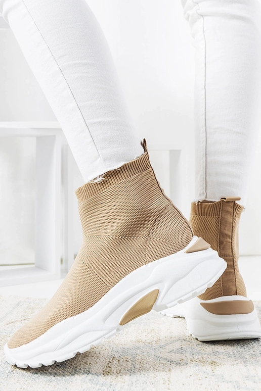 Tênis esportivos altos marrons,...