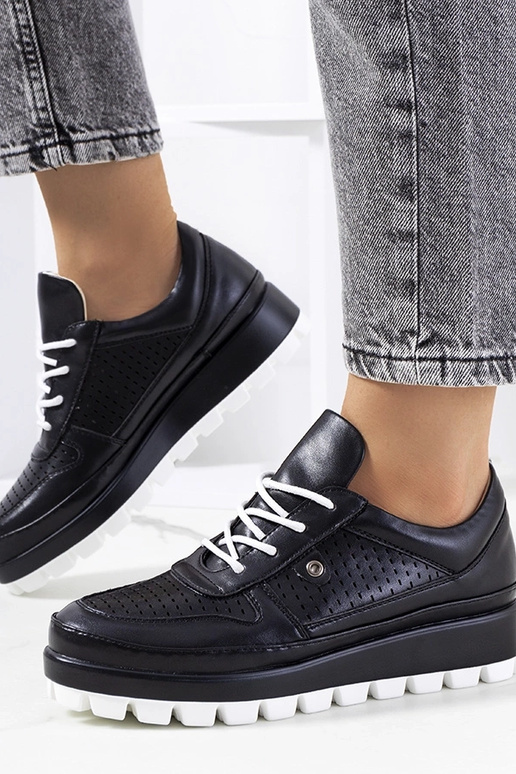 Tênis esporte pretos com recortes,...