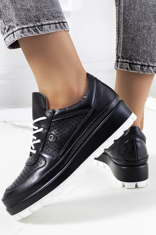 Tênis esporte pretos com recortes,...