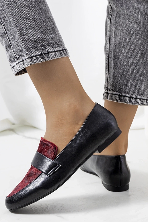 Sapatos femininos Kolk pretos e bordô