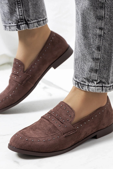 Mocassim Ishana de couro marrom com tachas 2
