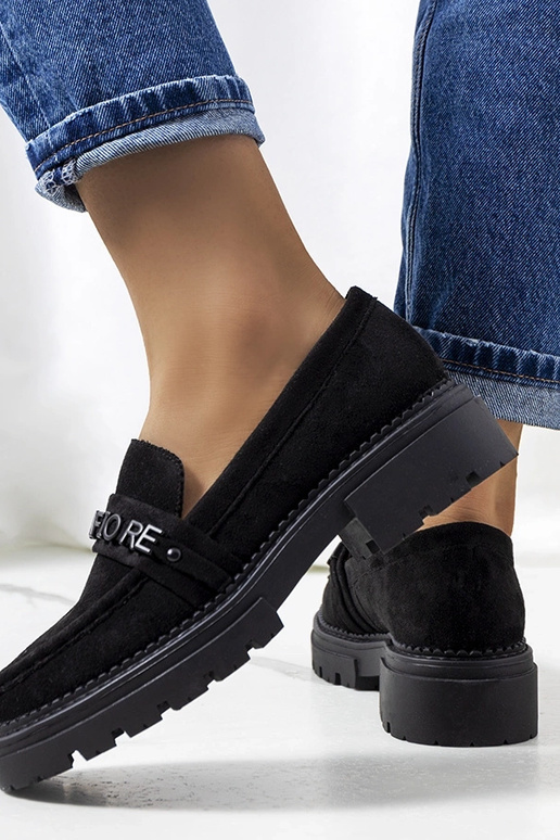 Mocassins pretos com sola de trator,...