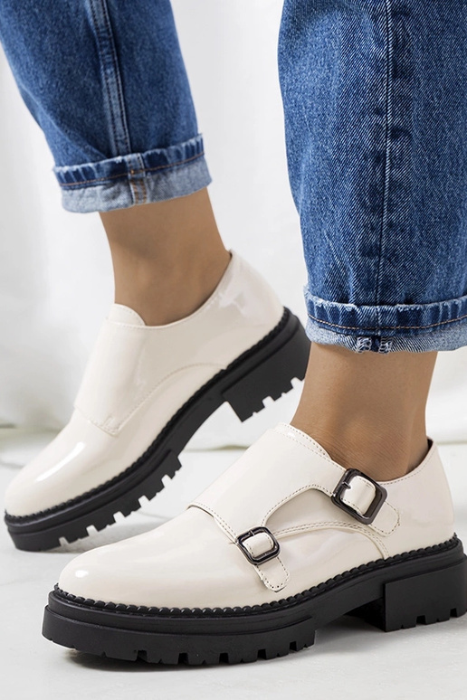 Sapatos Valks bege em verniz