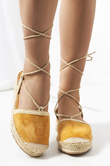 Alpercatas de amarrar...