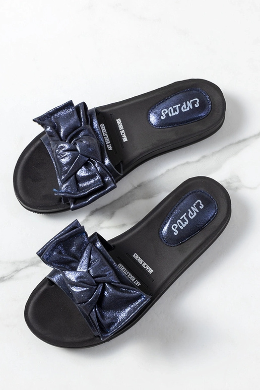 Chinelo azul marinho com laço... Chinelo azul marinho com laço...
