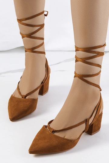 Sapatos Victoris Brown Lace-Up com salto bloco