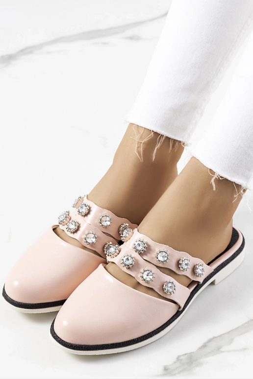 Chinelos com tachas rosa da Asselt