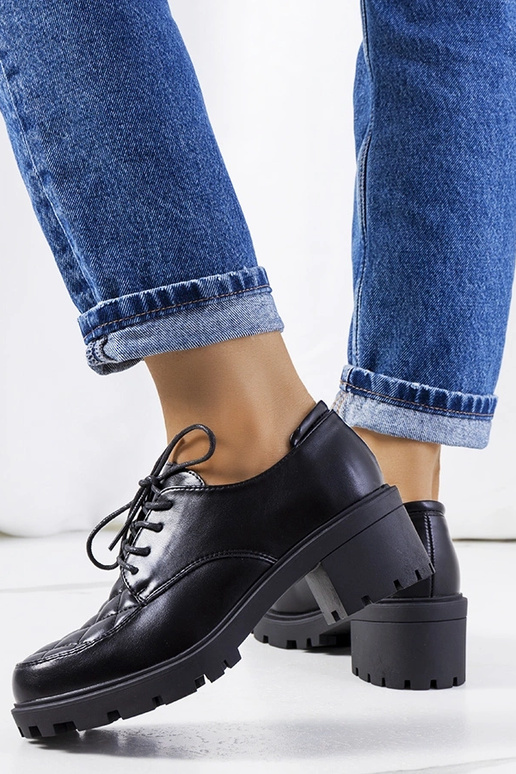 Botas de camurça pretas com salto... Botas de camurça pretas com salto...