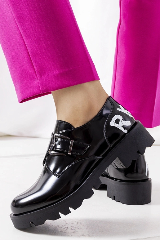 Sapatos com lentes pretas