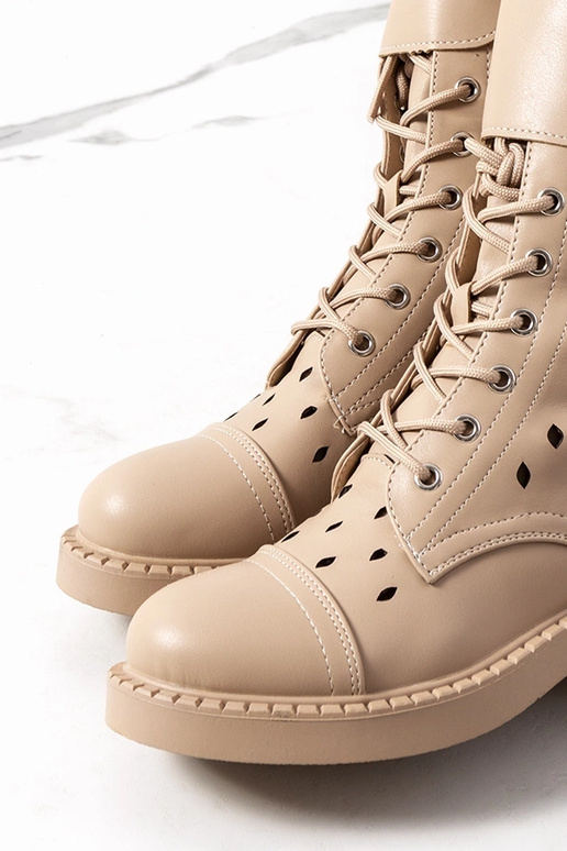 Botins vazados bege Finlay