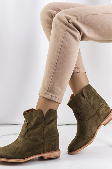 Botins verdes com cunha...