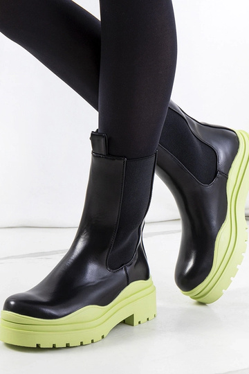 Botins pretos com sola verde Nester