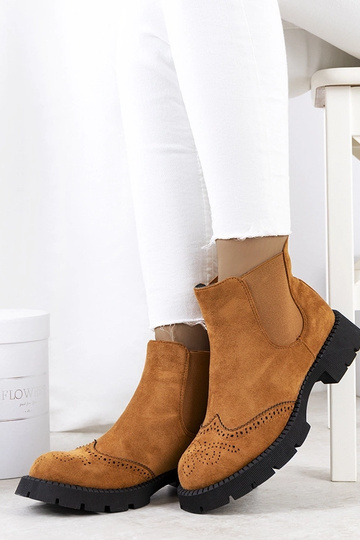 Botas marrons com sola... 2