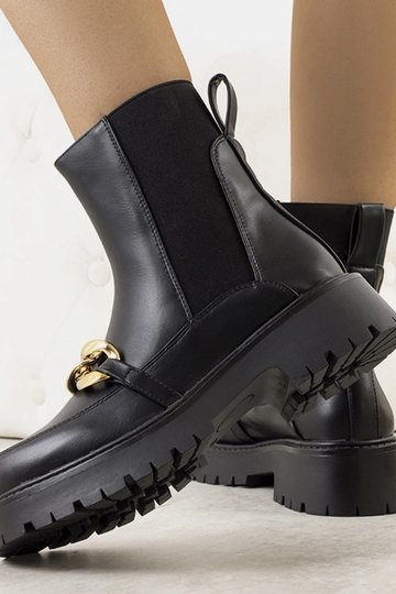 Botas pretas com sola alta Pesa 2