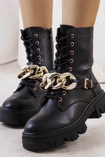 Botas pretas Laboy com corrente no tornozelo