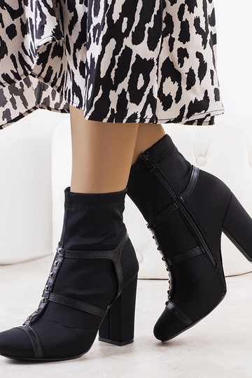 Botins Dagma pretos com salto