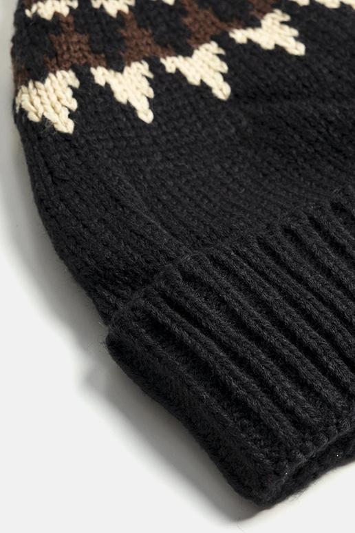 Chapéu preto com padrões Abner