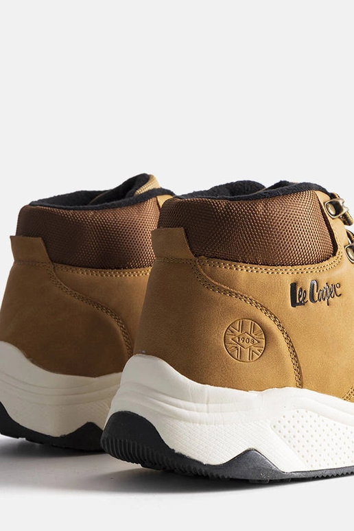 Botas Isoladas Marrons...