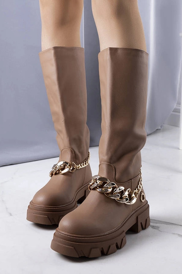 Botas Cumia isoladas marrons