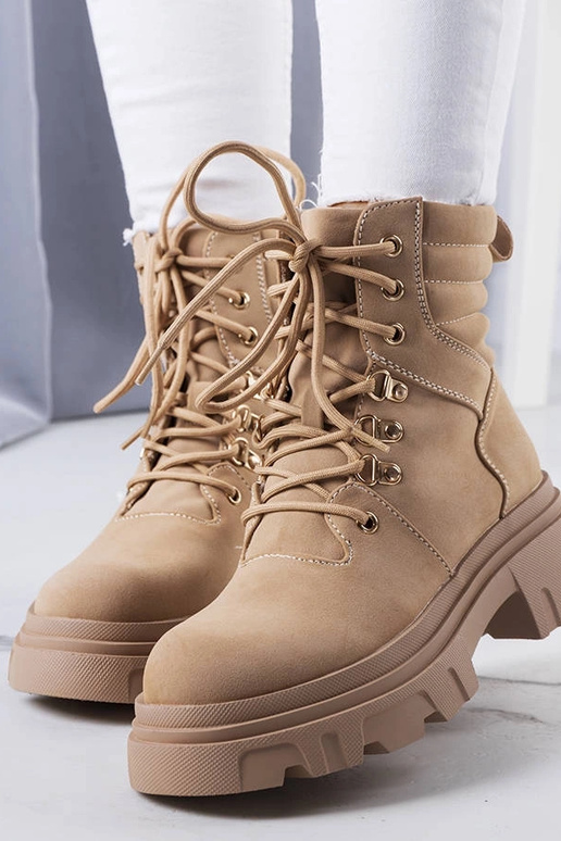 Botins bege com sola Lyric maciça