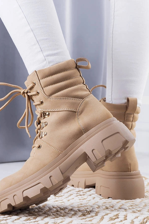 Botins bege com sola Lyric maciça