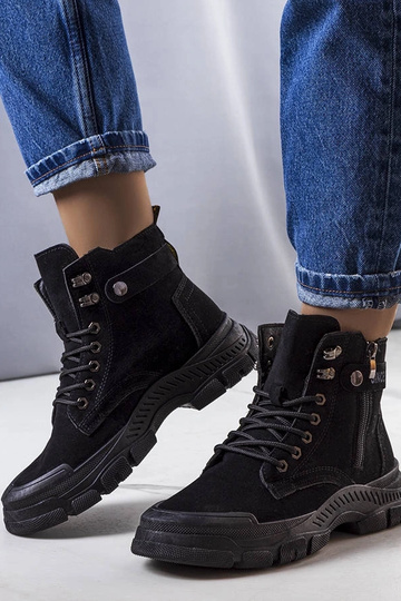 Botas isoladas pretas de... 2