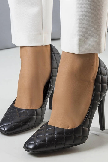 Nadelia salto preto acolchoado