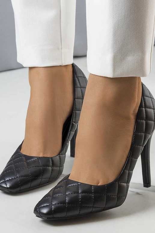 Nadelia salto preto acolchoado