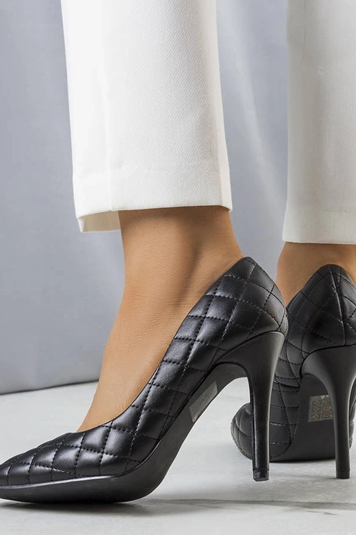 Nadelia salto preto acolchoado