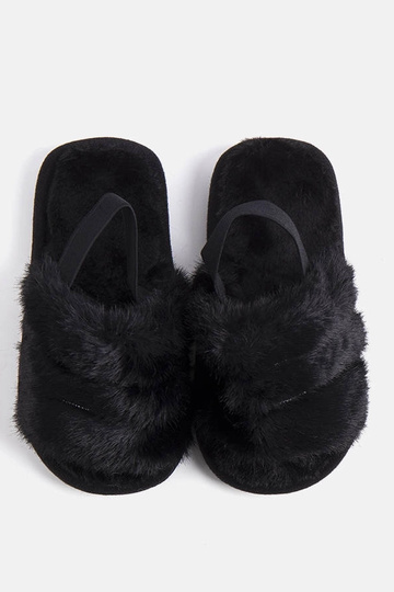 Chinelos elásticos pretos...