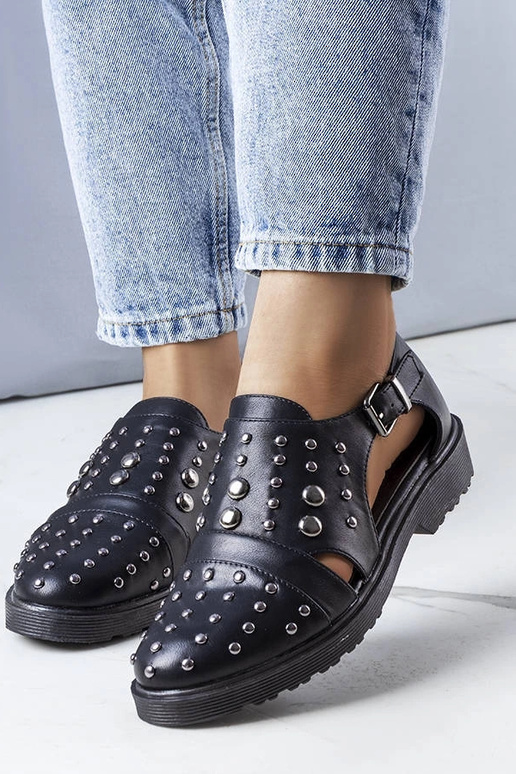 Sapatos Eleana pretos com recortes