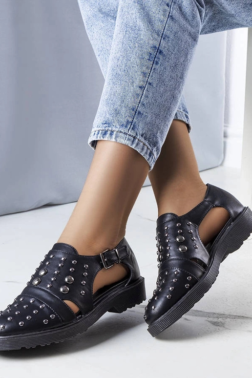 Sapatos Eleana pretos com recortes