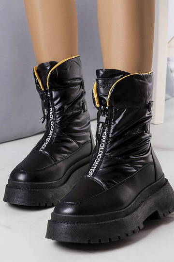 Botas de inverno pretas...