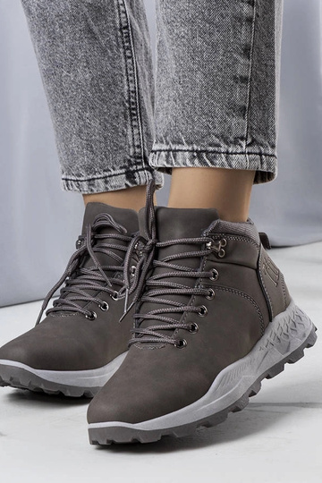 Botas femininas isoladas cinza Adleri