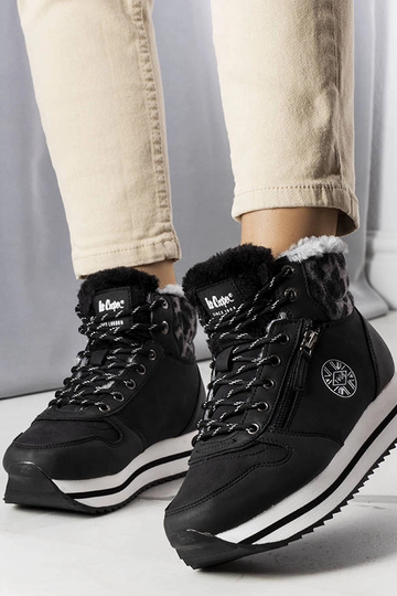 Botas Isoladas Pretas...