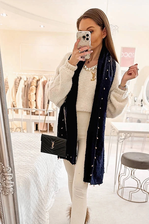 Xale azul marinho com contas douradas...