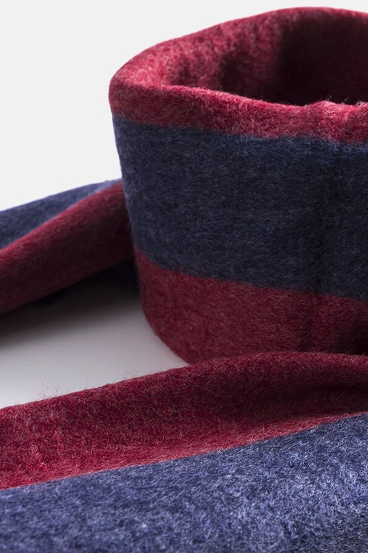 Cachecol azul marinho e vermelho com...