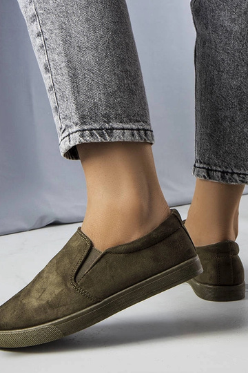 Tênis verdes de camurça... 2