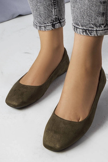 Ballets verdes de camurça...