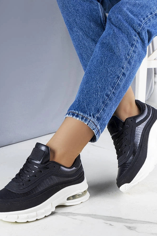 Tênis pretos da Courtne