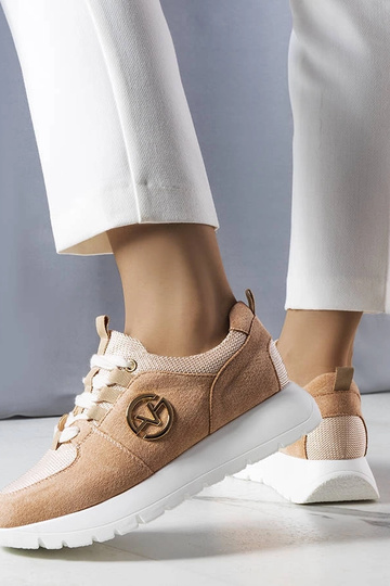 Tênis na cor areia com... 2