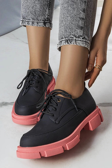 Botas pretas de cano curto com sola Kay maciça 2