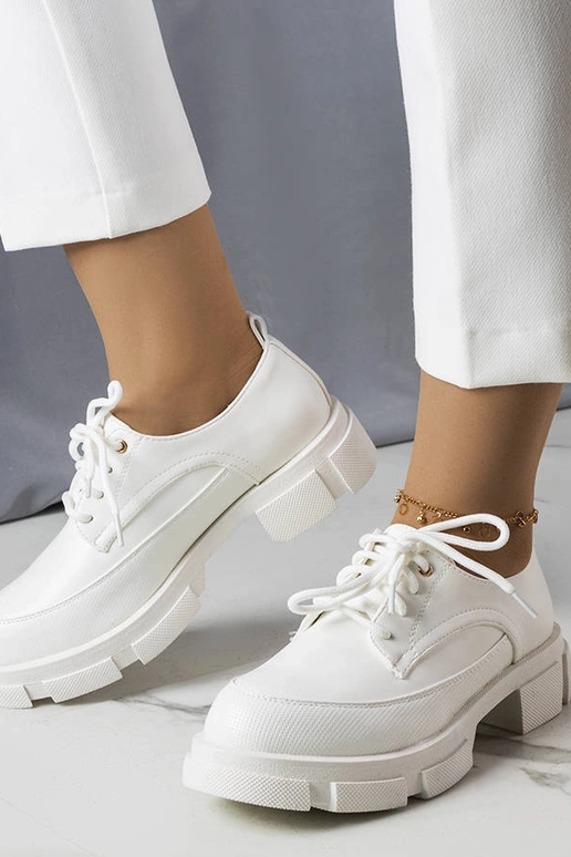 Mocassins brancos com sola grossa, "Kay" Mocassins brancos com sola grossa, "Kay"