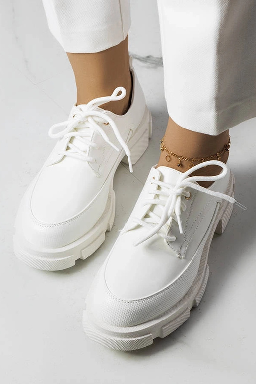 Mocassins brancos com sola grossa, "Kay" Mocassins brancos com sola grossa, "Kay"