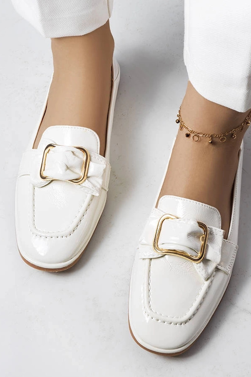 Mocassins brancos envernizados com...