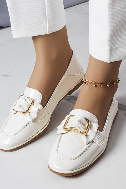 Mocassins brancos envernizados com...