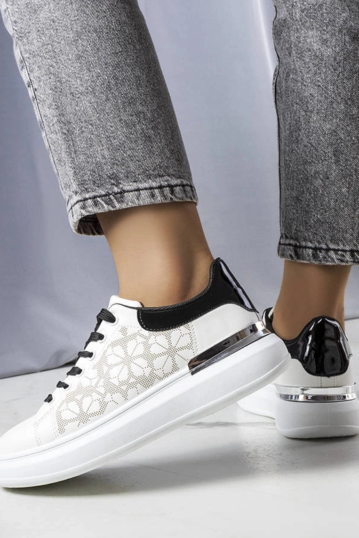 Tênis Erin preto e branco perfurado