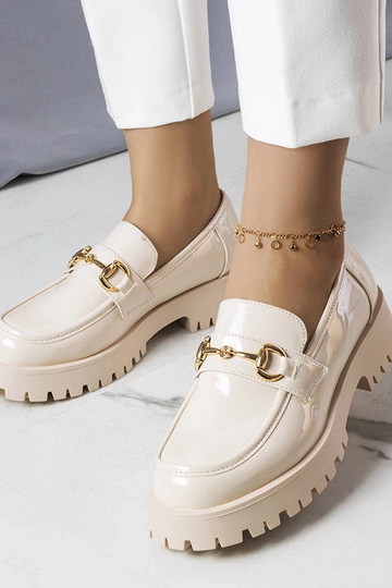Sapatos Simard em couro envernizado bege